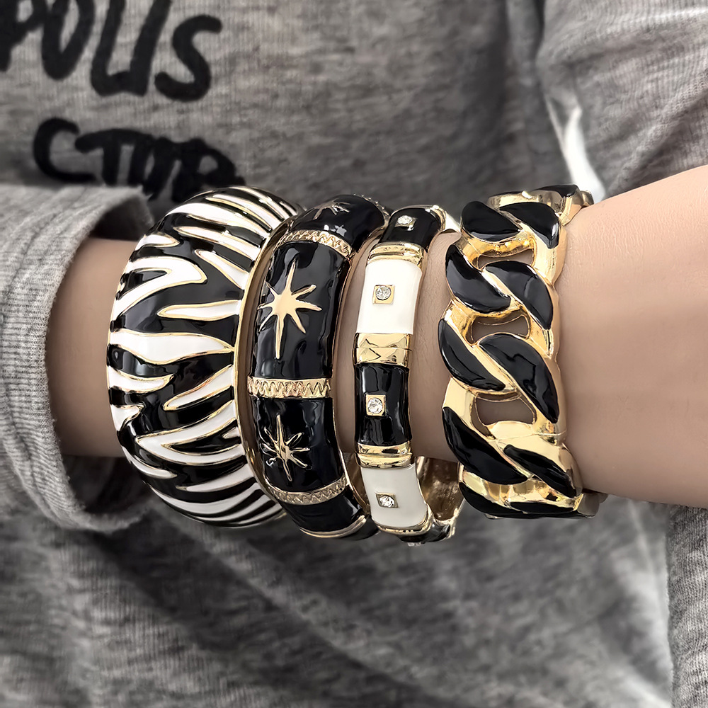 Enameled Golden Plated Zebra-P - Zebra Tablet Accessories のレビューと価格